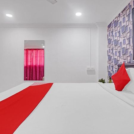 Hotel O New Lakeview Palace Hyderabad Esterno foto