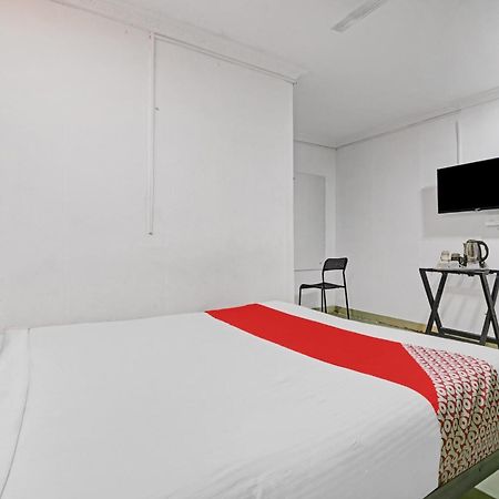 Hotel O New Lakeview Palace Hyderabad Esterno foto
