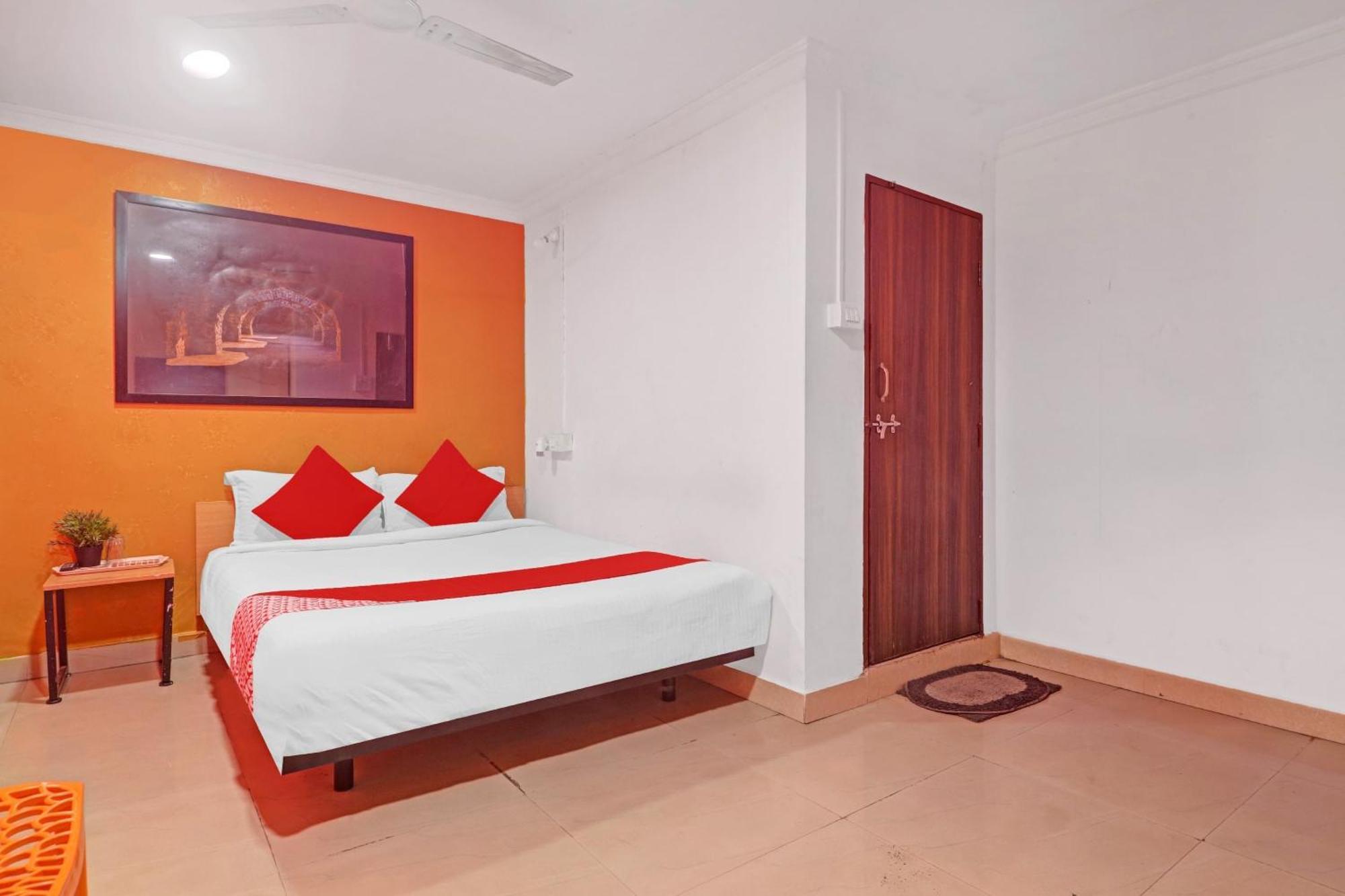 Hotel O New Lakeview Palace Hyderabad Esterno foto