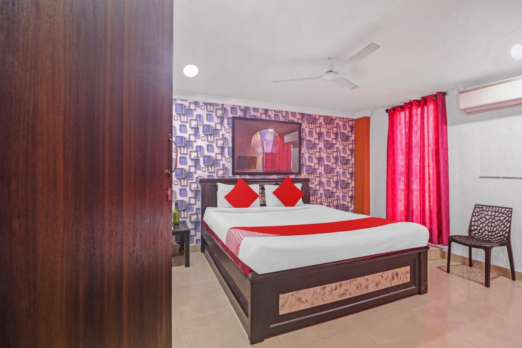 Hotel O New Lakeview Palace Hyderabad Esterno foto
