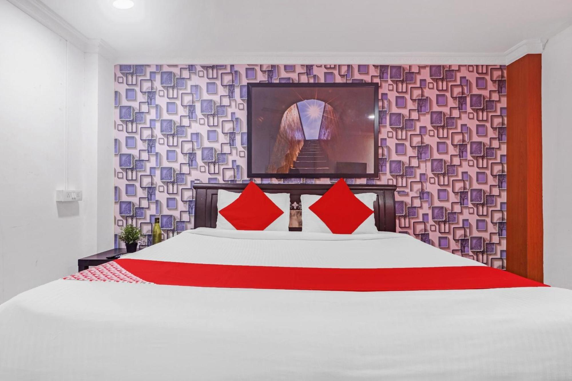 Hotel O New Lakeview Palace Hyderabad Esterno foto