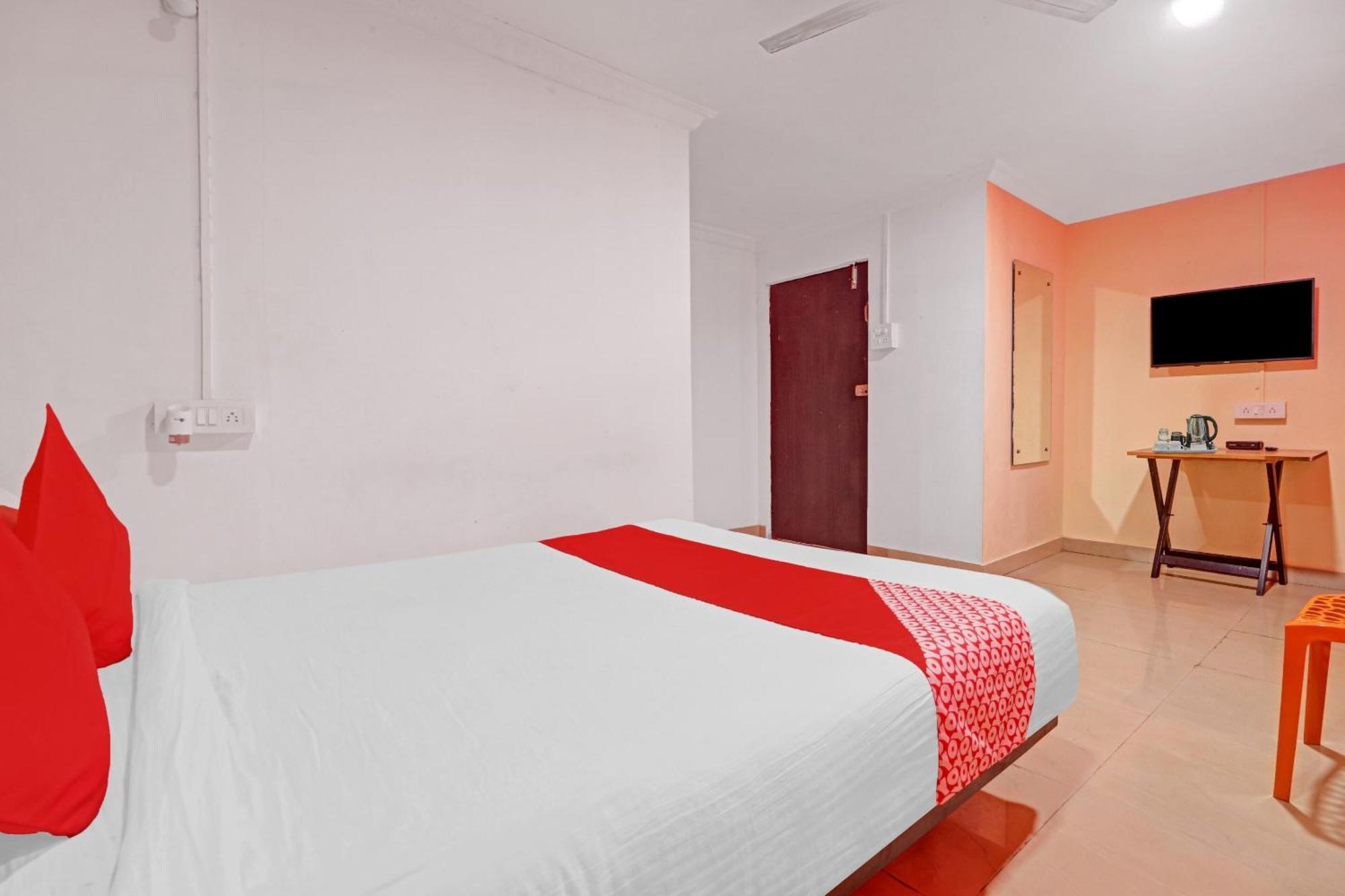Hotel O New Lakeview Palace Hyderabad Esterno foto