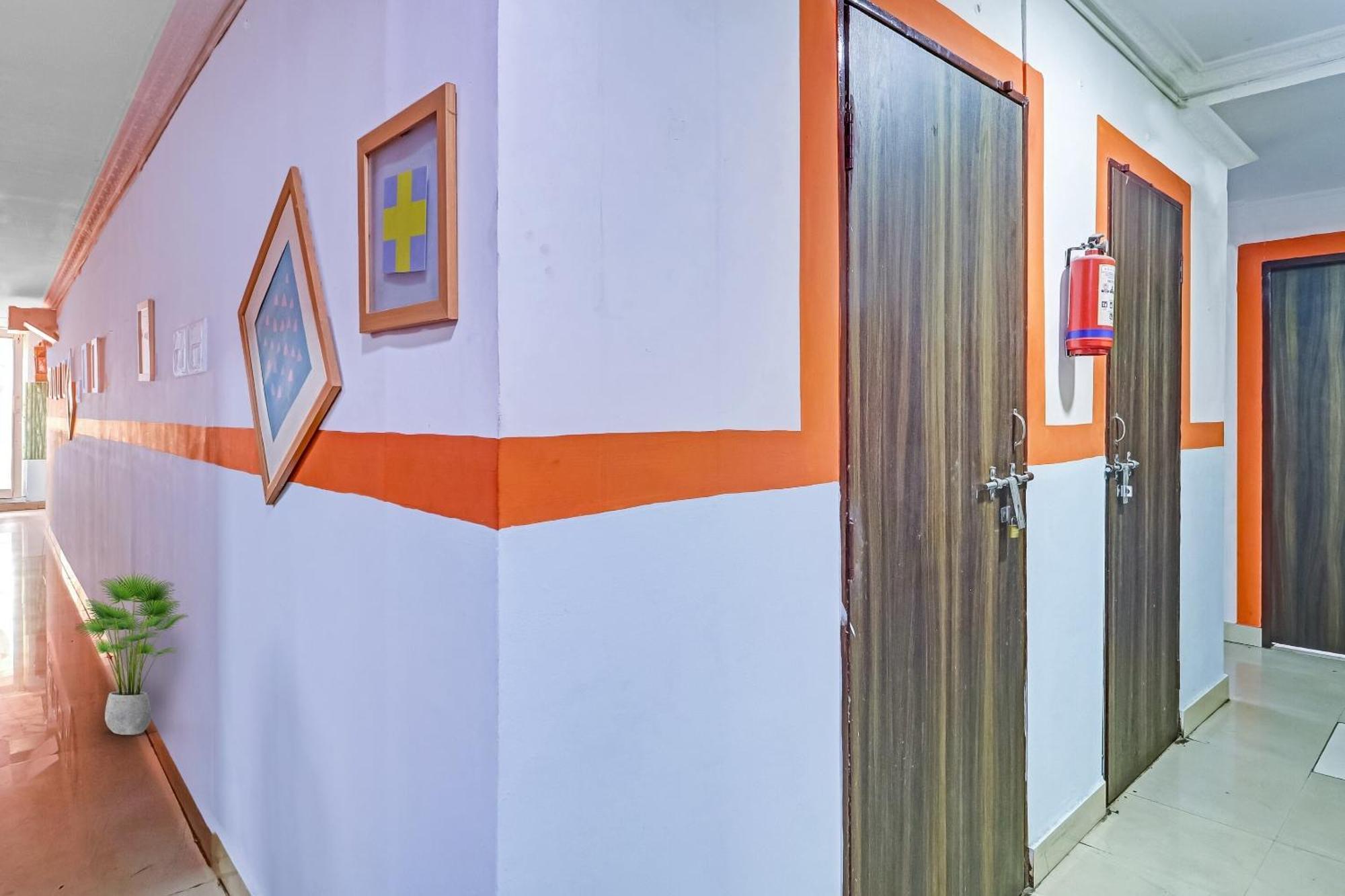 Hotel O New Lakeview Palace Hyderabad Esterno foto